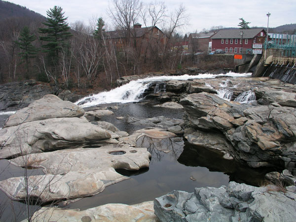 Shelburne_Falls_003