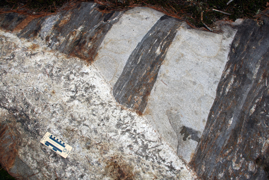 Pegmatite Dike