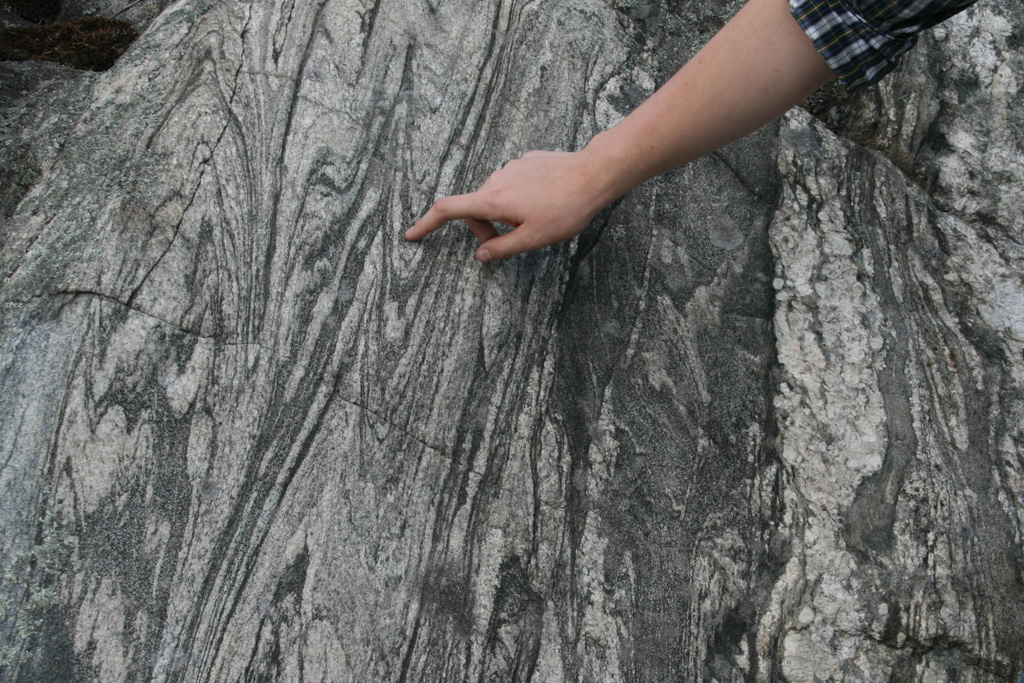 Gneiss with tight folds
