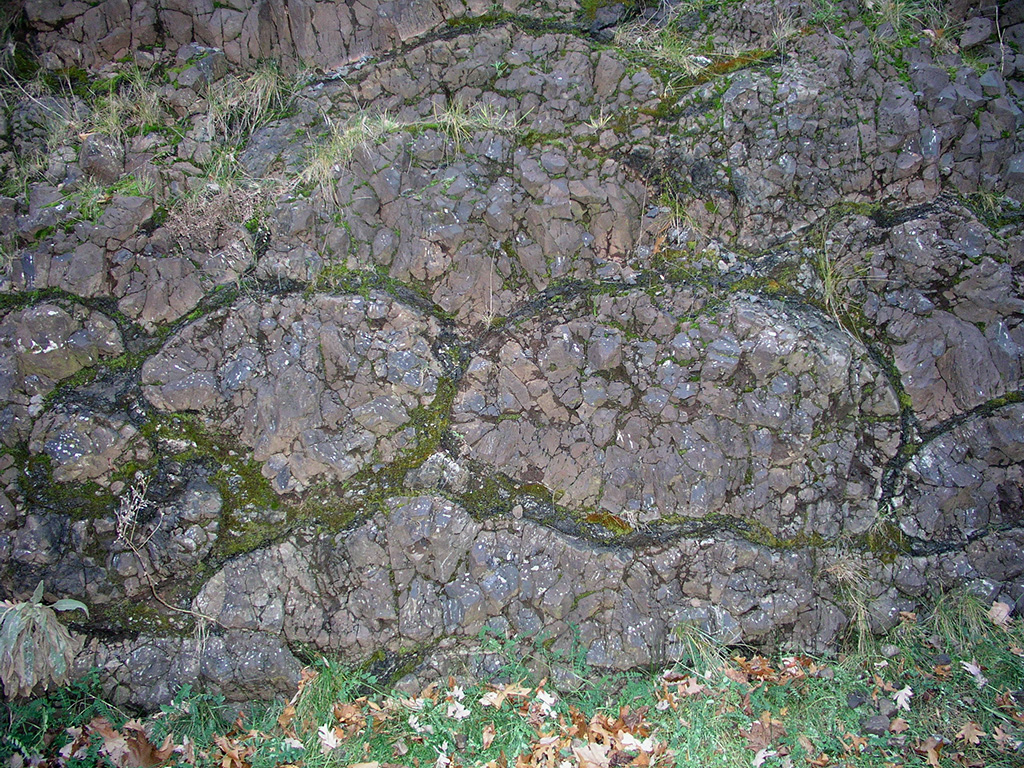 Basalt Pillow Structures